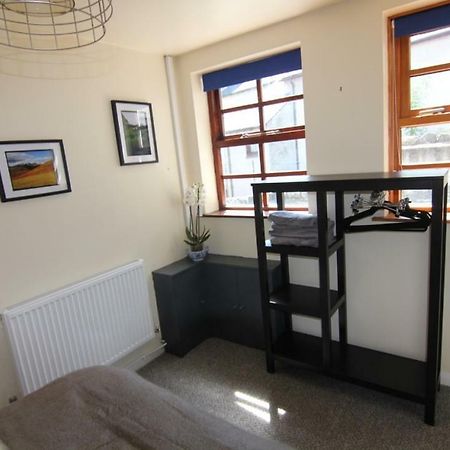 2 Leather Lane Ulverston Exterior foto